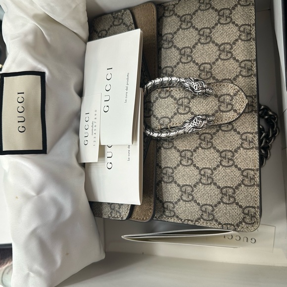 Gucci cross body bag. - Picture 8 of 10